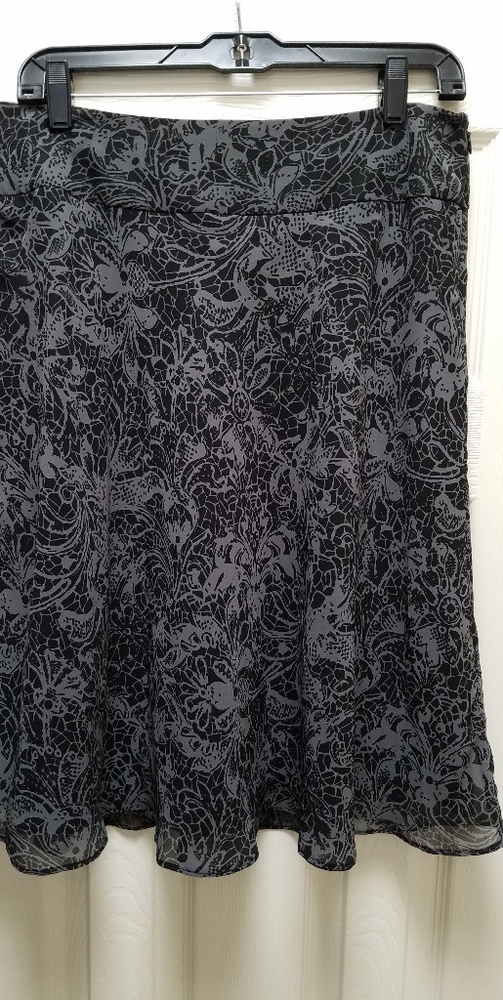 Daisy Fuentes knee-length skirt